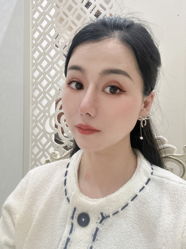 金莉的第一张照片--深圳父母相亲团